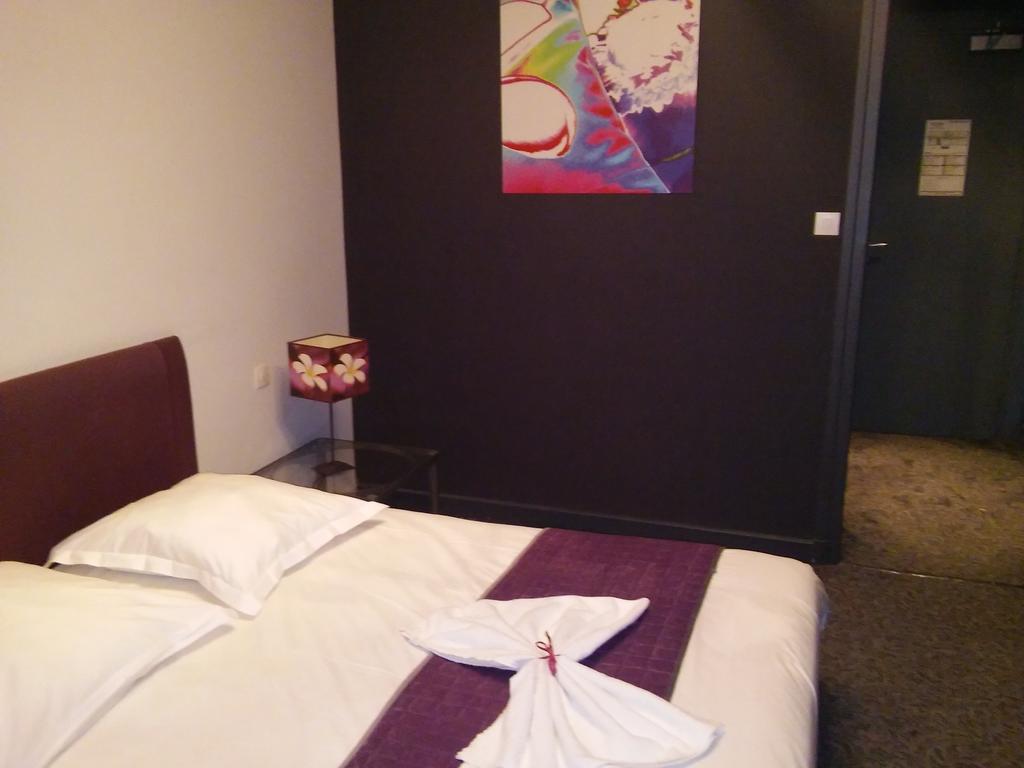 Homtel Le Parc Hotel Allevard Quarto foto