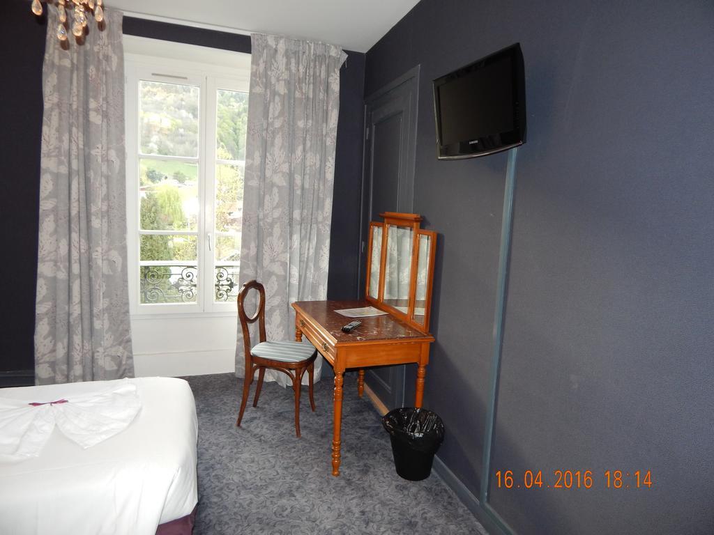 Homtel Le Parc Hotel Allevard Exterior foto