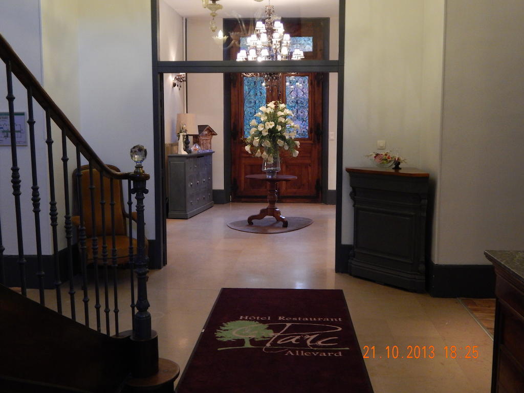 Homtel Le Parc Hotel Allevard Exterior foto